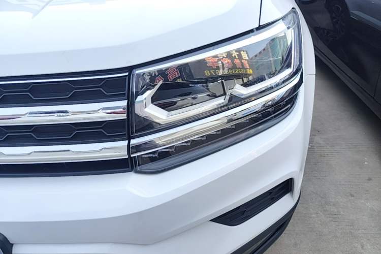 Used Volkswagen Tharu 2019 330TSI Four-Wheel Drive Luxury Edition China VI Standard Left Front Headlight