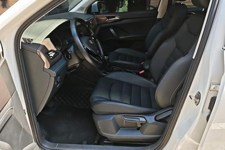 Used Volkswagen Tharu 2019 280TSI Two-Wheel Drive Comfort Edition China VI Standard Left Front Seat