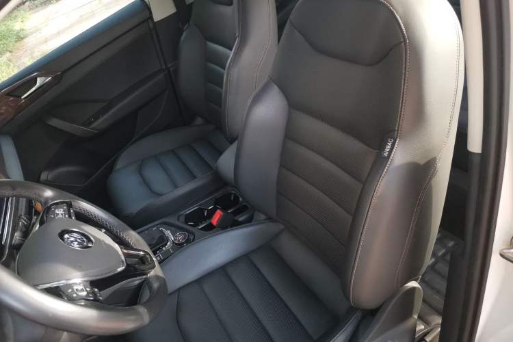 Used Volkswagen Tharu 2019 330TSI Four-Wheel Drive Flagship Model China VI Standard Left Front Seat