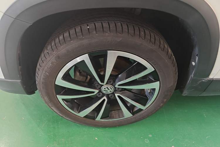 Used Volkswagen Tharu 2019 280TSI Two-Wheel Drive Luxury Version China VI Standard Left Front Wheel Hub