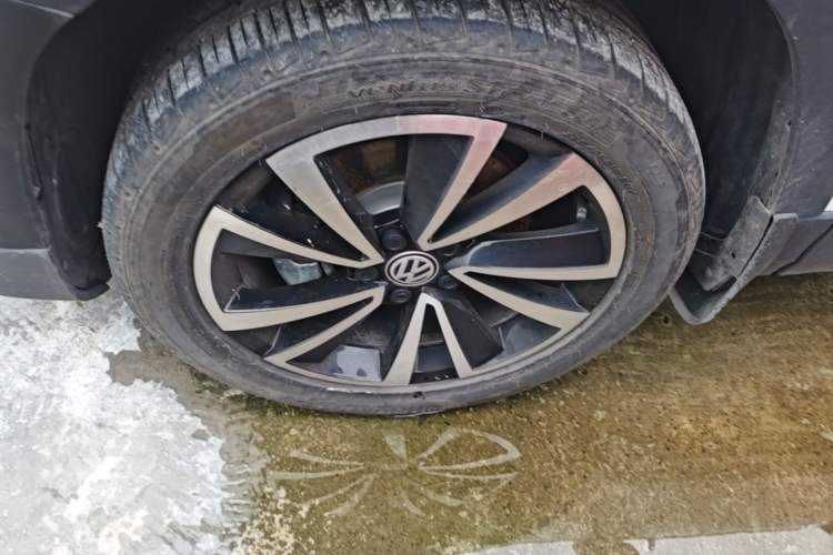 Used Volkswagen Tharu 2019 280TSI Two-Wheel Drive Luxury Version China VI Standard Left Front Wheel Hub