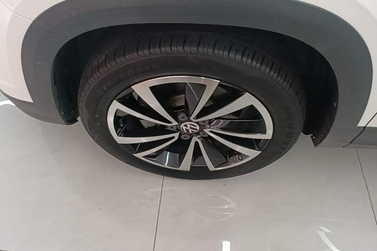 Used Volkswagen Tharu 2019 280TSI Two-Wheel Drive Luxury Edition China V Standard Left Front Wheel Hub