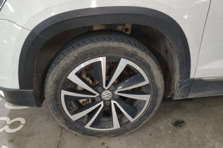 Used Volkswagen Tharu 2019 330TSI Four-Wheel Drive Luxury Edition China VI Standard Left Front Wheel Hub