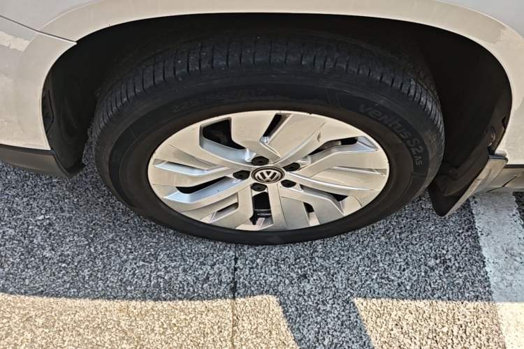 Used Volkswagen Tharu 2019 280TSI Two-Wheel Drive Comfort Edition China VI Standard Left Front Wheel Hub