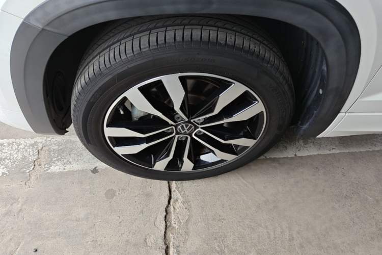 Used Volkswagen Tharu 2019 280TSI Two-Wheel Drive R-Line China VI Standard Left Front Wheel Hub