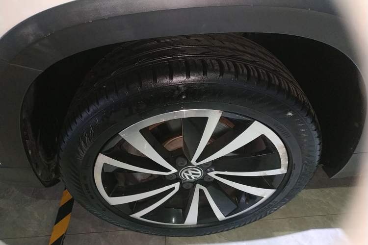 Used Volkswagen Tharu 2019 280TSI Two-Wheel Drive Luxury Version China VI Standard Left Front Wheel Hub