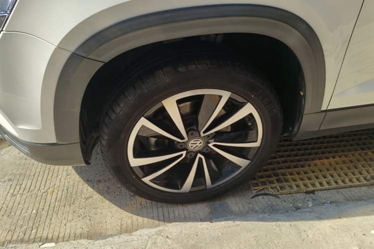Used Volkswagen Tharu 2019 280TSI Two-Wheel Drive Luxury Version China VI Standard Left Front Wheel Hub