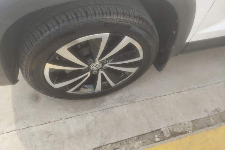 Used Volkswagen Tharu 2019 280TSI Two-Wheel Drive Luxury Edition China V Standard Left Front Wheel Hub