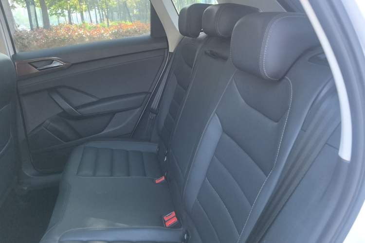 Used Volkswagen Tharu 2019 280TSI Two-Wheel Drive Luxury Edition China V Standard Left Rear Seat
