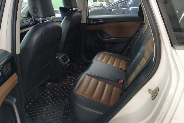 Used Volkswagen Tharu 2019 330TSI Four-Wheel Drive Luxury Edition China VI Standard Left Rear Seat