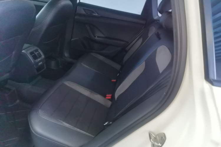 Used Volkswagen Tharu 2019 280TSI Two-Wheel Drive R-Line China VI Standard Left Rear Seat