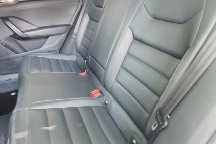 Used Volkswagen Tharu 2019 280TSI Two-Wheel Drive Comfort Edition China V Standard Left Rear Seat