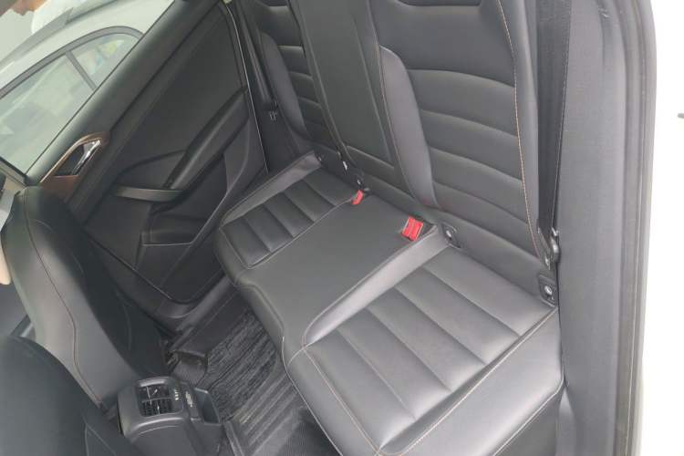 Used Volkswagen Tharu 2019 280TSI Two-Wheel Drive Comfort Edition China VI Standard Left Rear Seat