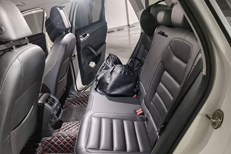 Used Volkswagen Tharu 2019 280TSI Two-Wheel Drive Comfort Edition China V Standard Left Rear Seat