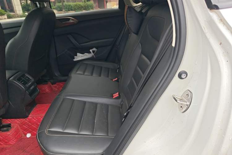 Used Volkswagen Tharu 2019 280TSI Two-Wheel Drive Comfort Edition China V Standard Left Rear Seat
