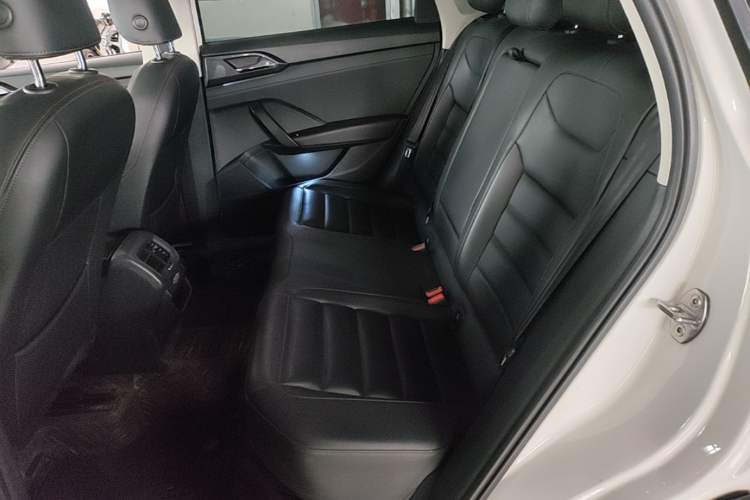 Used Volkswagen Tharu 2019 280TSI Two-Wheel Drive Comfort Edition China VI Standard Left Rear Seat