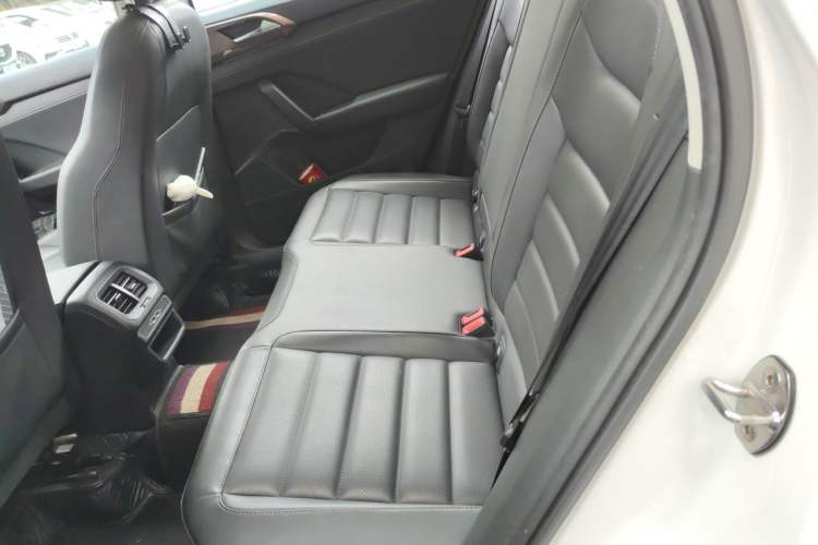 Used Volkswagen Tharu 2019 280TSI Two-Wheel Drive Flagship Version China VI Standard Left Rear Seat