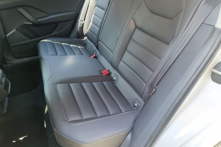 Used Volkswagen Tharu 2019 280TSI Two-Wheel Drive Luxury Version China VI Standard Left Rear Seat