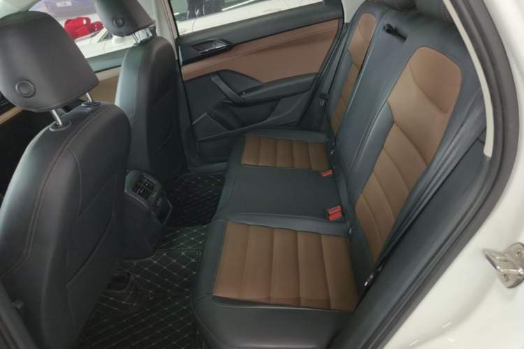 Used Volkswagen Tharu 2019 280TSI Two-Wheel Drive Luxury Version China VI Standard Left Rear Seat