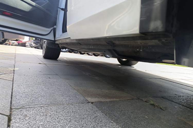 Used Volkswagen Tharu 2019 280TSI Two-Wheel Drive R-Line China V Standard Left Side Sill