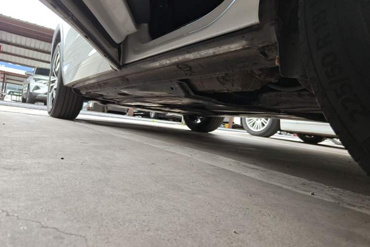 Used Volkswagen Tharu 2019 280TSI Two-Wheel Drive R-Line China VI Standard Left Side Sill
