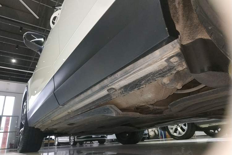 Used Volkswagen Tharu 2019 280TSI Two-Wheel Drive Luxury Version China VI Standard Left Side Sill