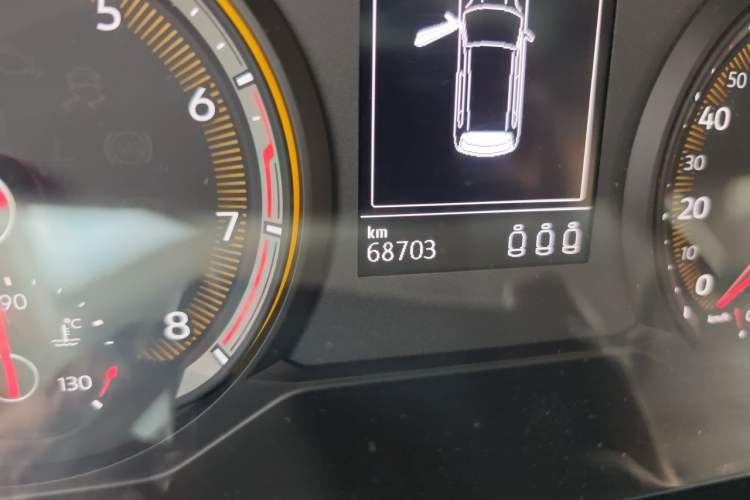 Used Volkswagen Tharu 2019 280TSI Two-Wheel Drive Luxury Version China VI Standard Odometer Close Up