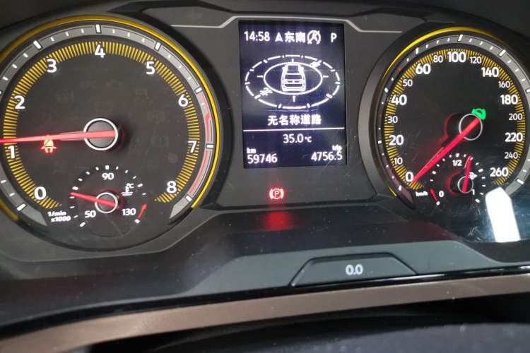 Used Volkswagen Tharu 2019 280TSI Two-Wheel Drive Luxury Version China VI Standard Odometer Close Up