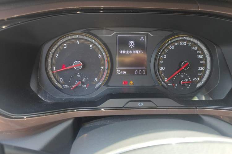 Used Volkswagen Tharu 2019 280TSI Two-Wheel Drive Luxury Version China VI Standard Odometer Close Up