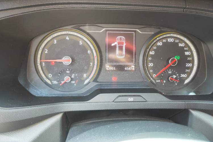 Used Volkswagen Tharu 2019 280TSI Two-Wheel-Drive Trend Edition China V Standard Odometer Close Up