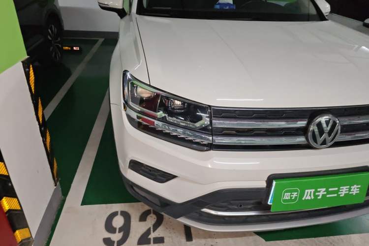 Used Volkswagen Tharu 2019 280TSI Two-Wheel Drive Flagship Edition China V Standard Right Front Headlight