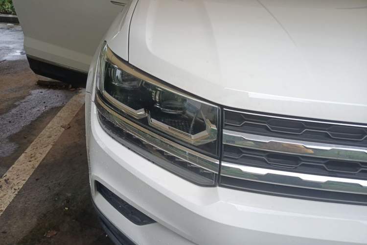 Used Volkswagen Tharu 2019 330TSI Four-Wheel Drive Flagship Model China VI Standard Right Front Headlight