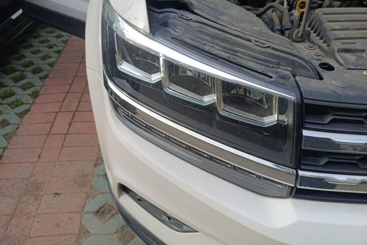 Used Volkswagen Tharu 2019 280TSI Two-Wheel-Drive Trend Edition China V Standard Right Front Headlight