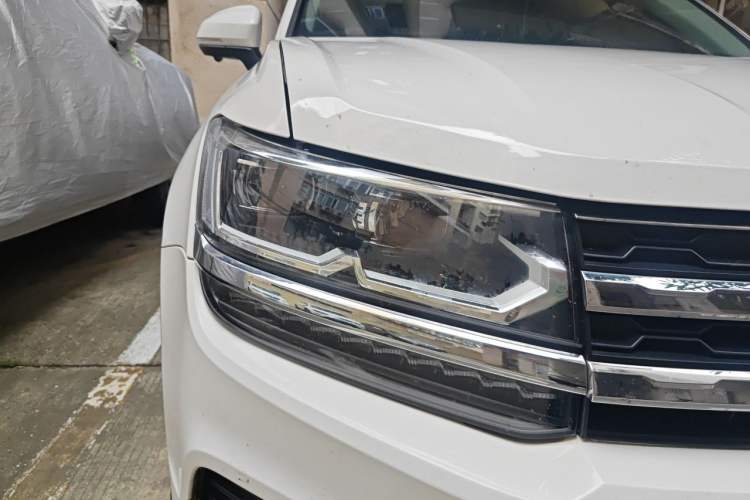 Used Volkswagen Tharu 2019 330TSI Four-Wheel Drive Flagship Model China VI Standard Right Front Headlight