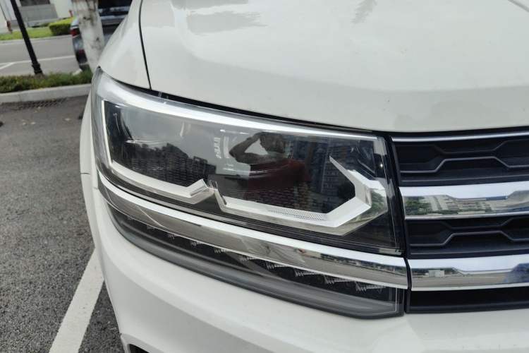 Used Volkswagen Tharu 2019 280TSI Two-Wheel Drive Luxury Version China VI Standard Right Front Headlight