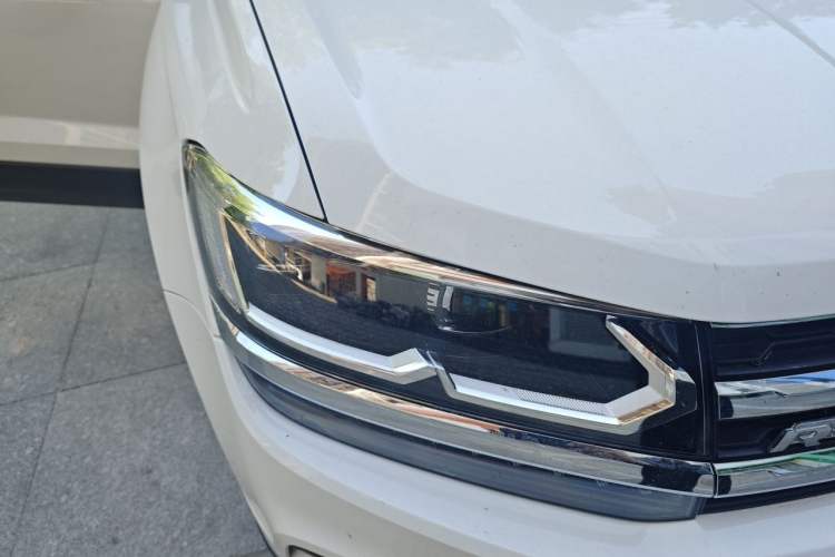 Used Volkswagen Tharu 2019 280TSI Two-Wheel Drive Luxury Edition China V Standard Right Front Headlight