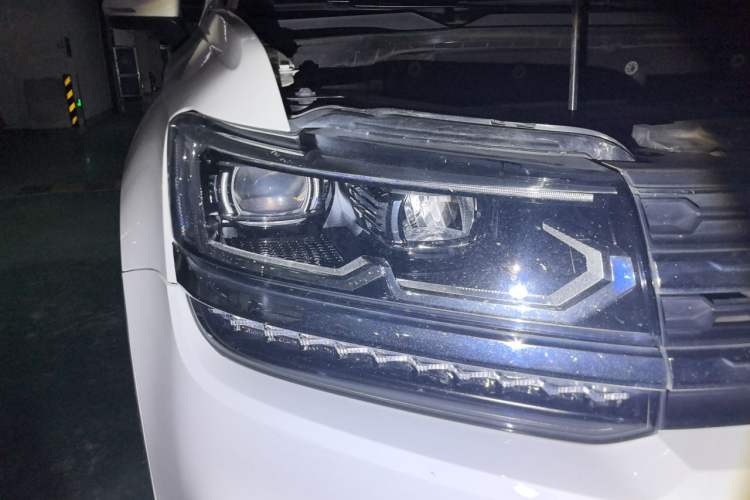 Used Volkswagen Tharu 2019 330TSI Four-Wheel Drive Luxury Edition China VI Standard Right Front Headlight