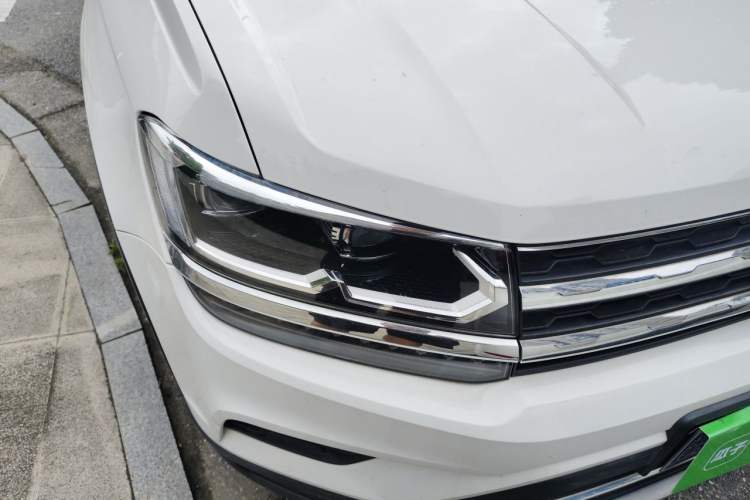 Used Volkswagen Tharu 2019 330TSI Four-Wheel Drive Luxury Edition China VI Standard Right Front Headlight