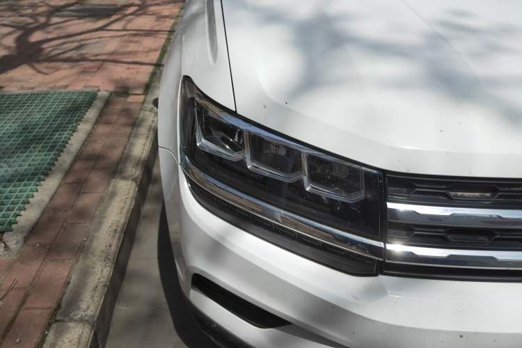 Used Volkswagen Tharu 2019 280TSI Two-Wheel-Drive Trend Edition China V Standard Right Front Headlight