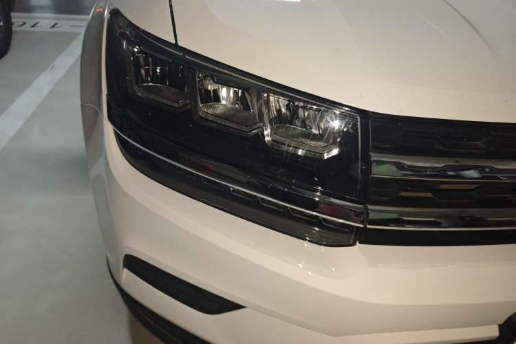 Used Volkswagen Tharu 2019 280TSI Two-Wheel Drive Comfort Edition China V Standard Right Front Headlight
