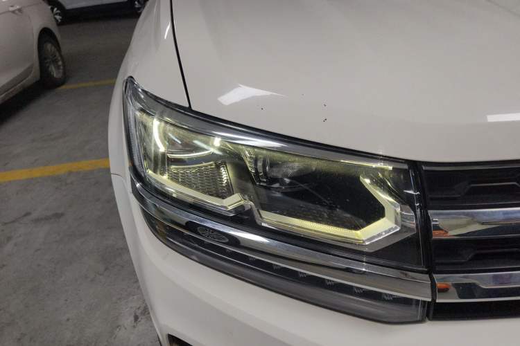 Used Volkswagen Tharu 2019 280TSI Two-Wheel Drive Luxury Edition China V Standard Right Front Headlight