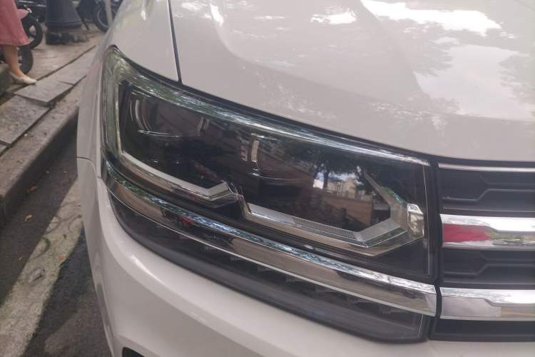 Used Volkswagen Tharu 2019 280TSI Two-Wheel Drive Luxury Version China VI Standard Right Front Headlight