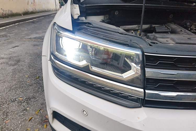 Used Volkswagen Tharu 2019 280TSI Two-Wheel Drive Luxury Edition China V Standard Right Front Headlight