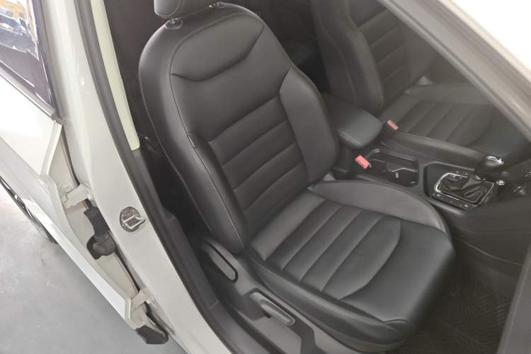 Used Volkswagen Tharu 2019 330TSI Four-Wheel Drive Luxury Edition China VI Standard Right Front Seat