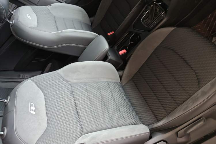 Used Volkswagen Tharu 2019 280TSI Two-Wheel Drive R-Line China VI Standard Right Front Seat
