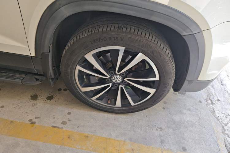 Used Volkswagen Tharu 2019 280TSI Two-Wheel Drive Luxury Version China VI Standard Right Front Wheel Hub