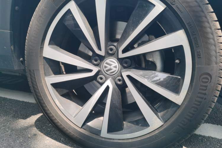 Used Volkswagen Tharu 2019 330TSI Four-Wheel Drive Flagship Model China VI Standard Right Front Wheel Hub