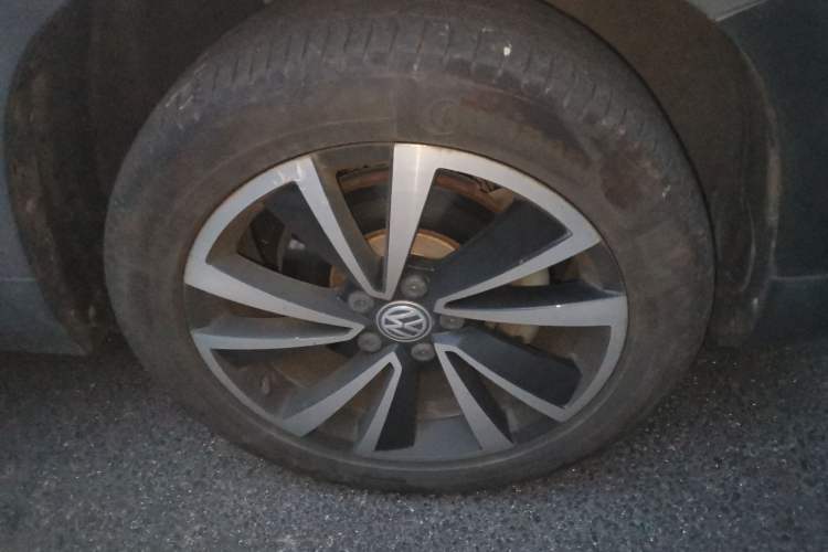 Used Volkswagen Tharu 2019 330TSI Four-Wheel Drive Flagship Model China VI Standard Right Front Wheel Hub