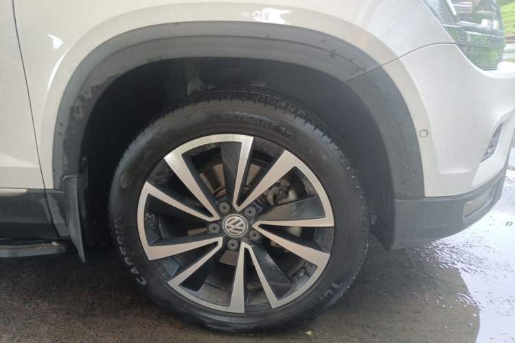 Used Volkswagen Tharu 2019 330TSI Four-Wheel Drive Flagship Model China VI Standard Right Front Wheel Hub