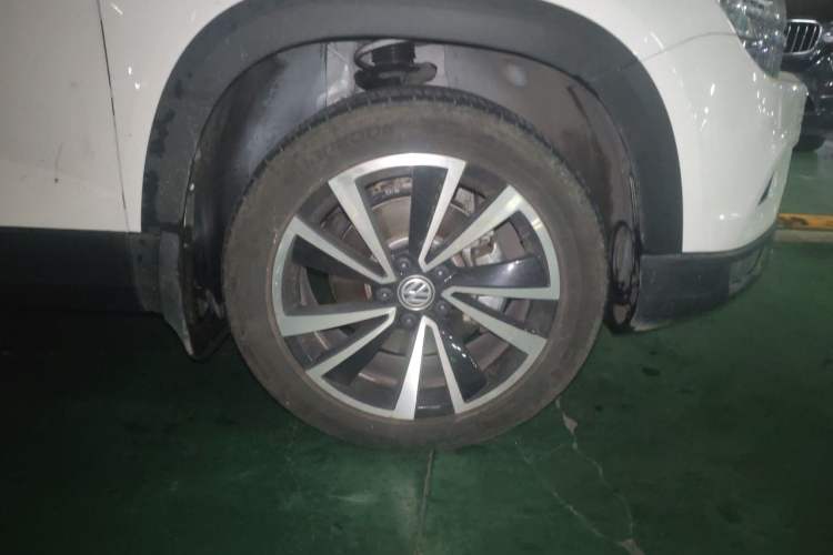 Used Volkswagen Tharu 2019 280TSI Two-Wheel Drive Luxury Version China VI Standard Right Front Wheel Hub